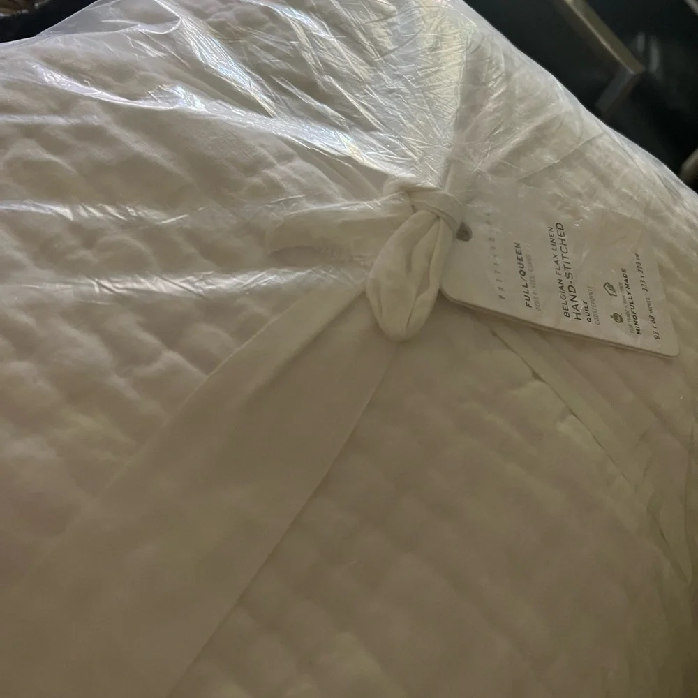 NWT full/queen pottery barn white bed spread (see dimensions)FREE SHIPPING